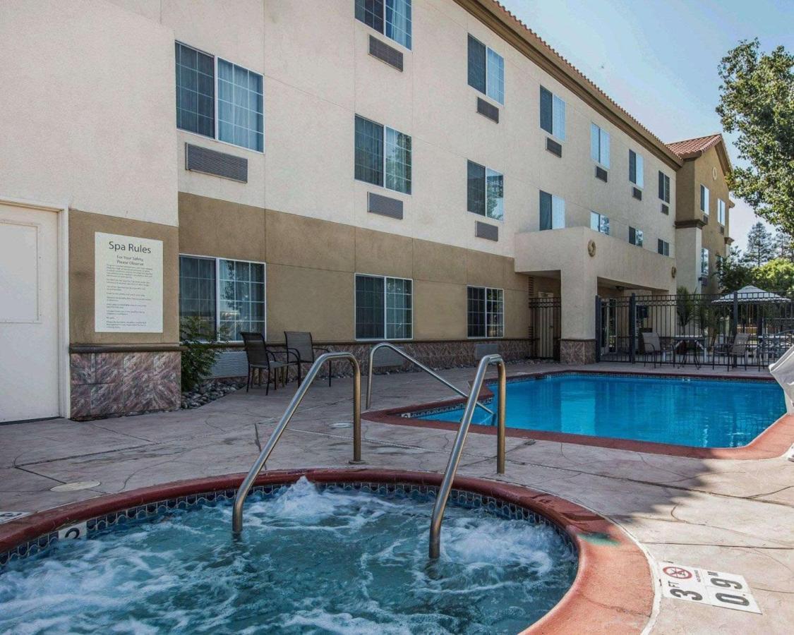 Comfort Suites Μπέικερσφιλντ Εξωτερικό φωτογραφία